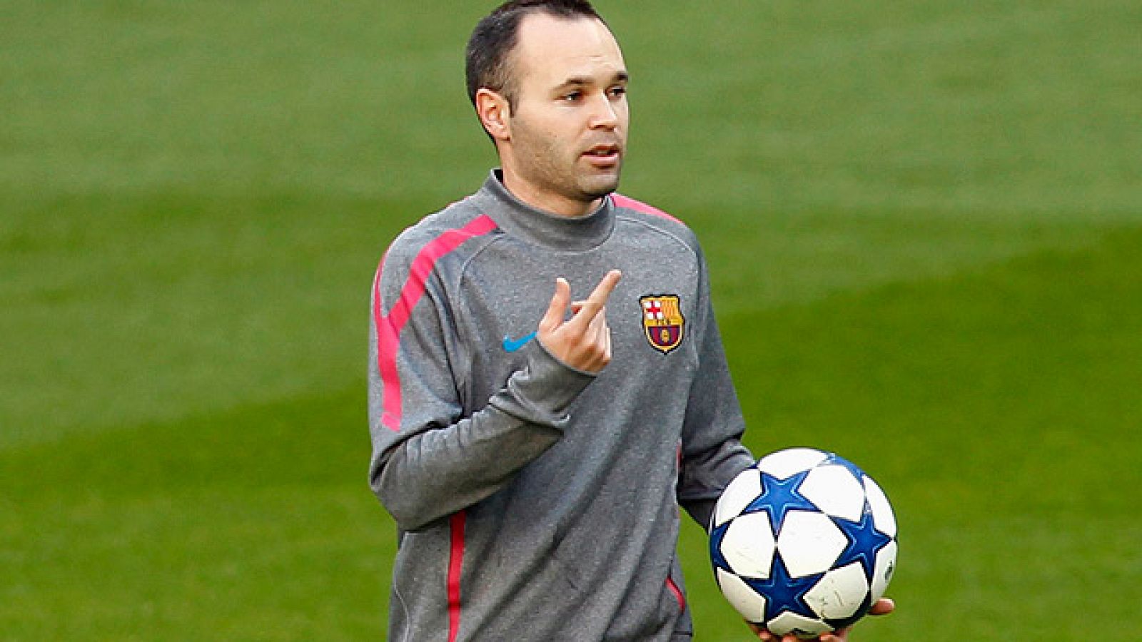 El Barça recupera a uno de sus baluartes, Andrés Iniesta, para la vuelta de semifinales de la Champions de este martes, en el que el Barcelona tratará de mantener la ventaja de dos goles conseguida en el Bernabéu.