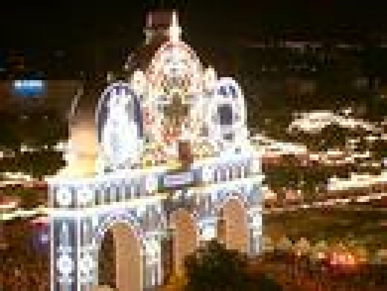 Arranca la Feria de Abril 2011 con el 'alumbrao' de 300.000 bombillas - Informativo 24h | Ver