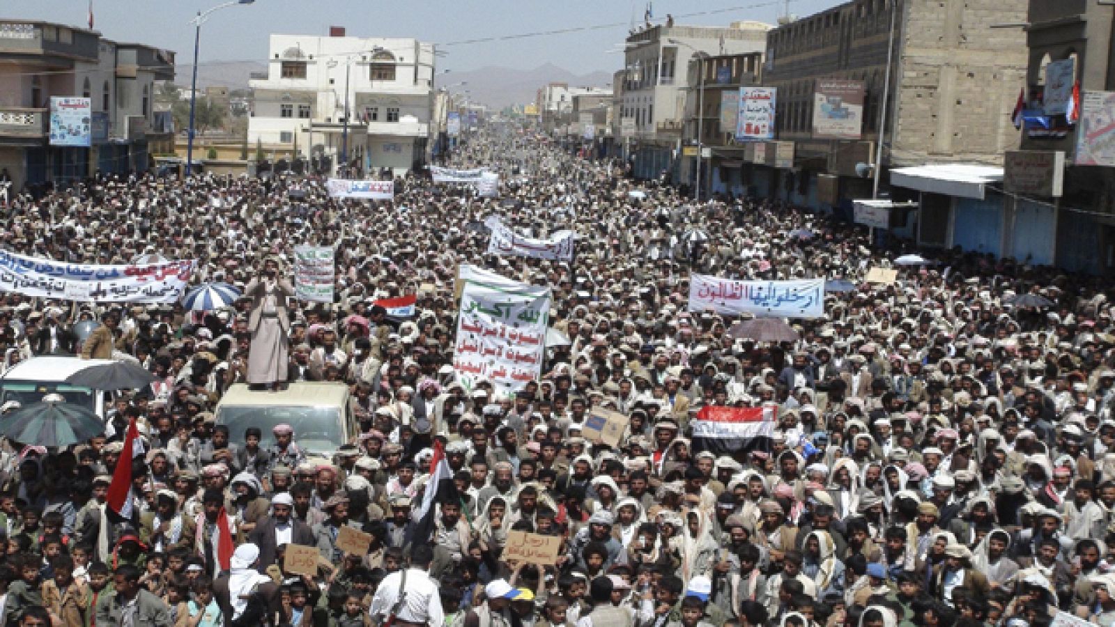 El presidente Salé no firma el acuerdo con la oposición y sigue la incertibumbre en Yemen