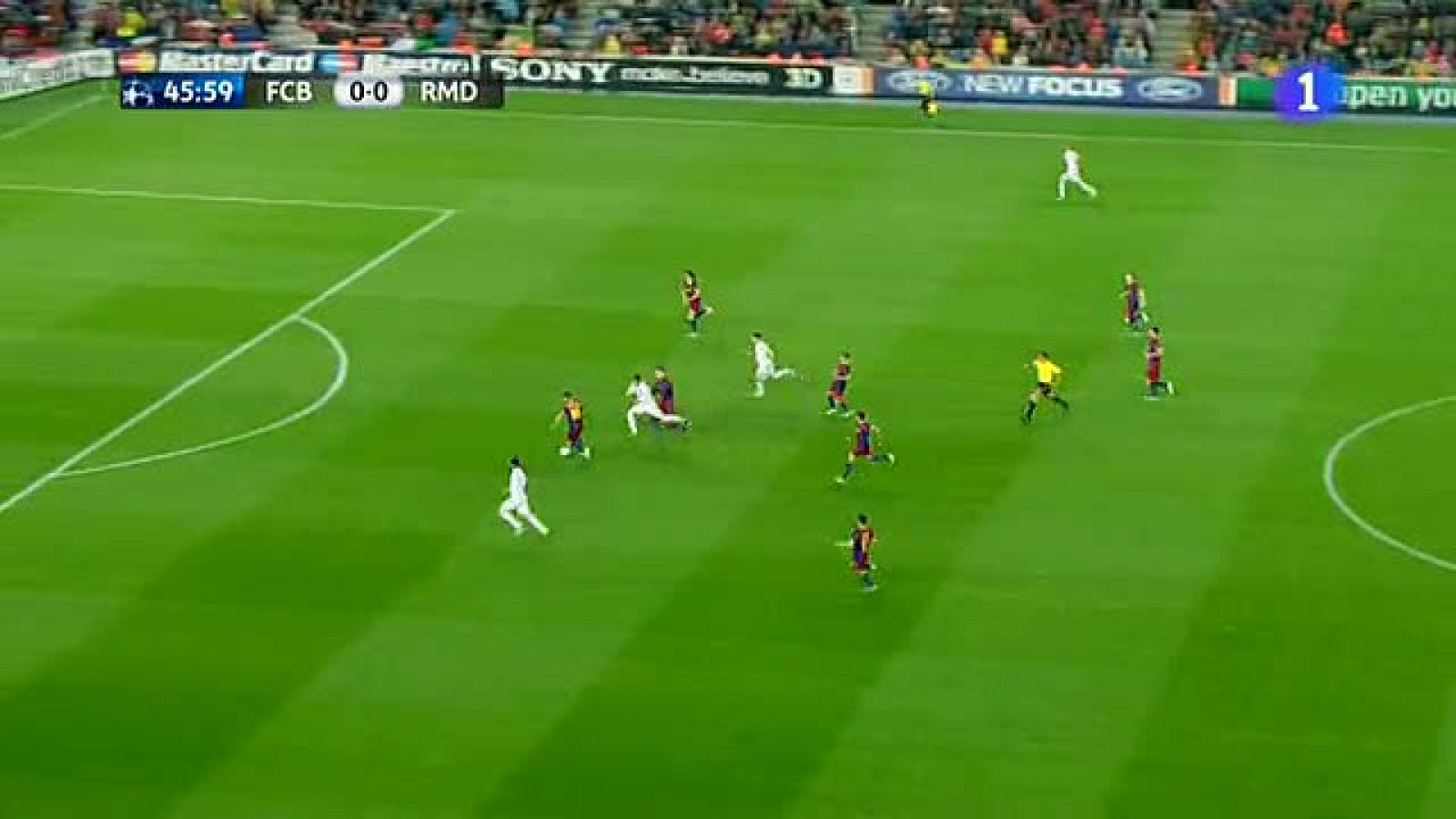 El árbitro belga De Blekeere anula un gol de Higuaín por falta previa de Cristiano Ronaldo