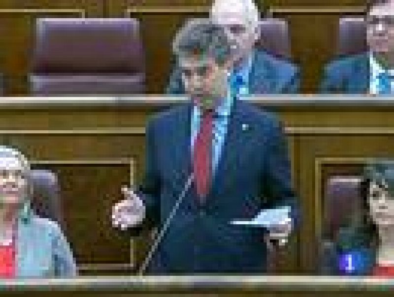 En el Congreso, el PP ha vuelto a pedir al vicepresidente Chaves que se vaya