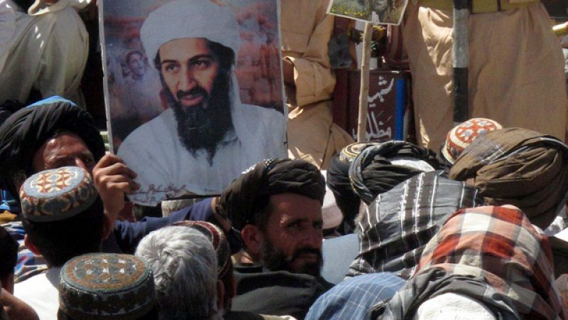 Manifestación de musulmanes en Manila para protestar por el asesinato de Osama bin Laden