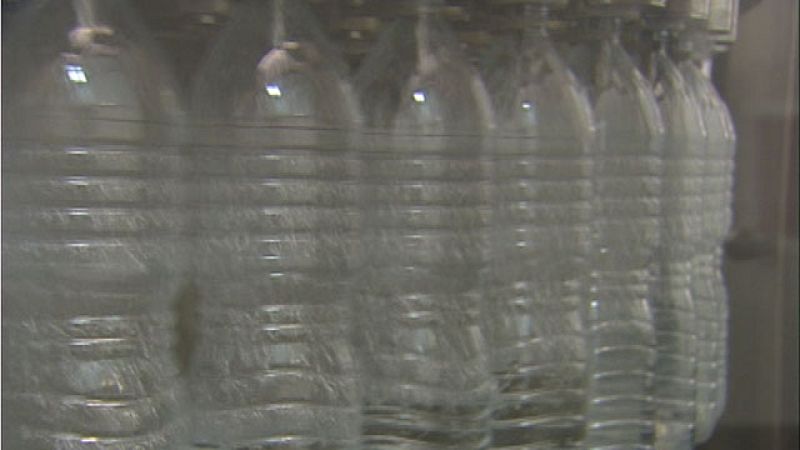 Bebemos casi el triple de agua embotellada que hace 20 años 
