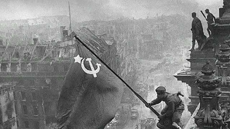 Yevgeni Khaldei, el fotógrafo soviético de la Segunda Guerra Mundial