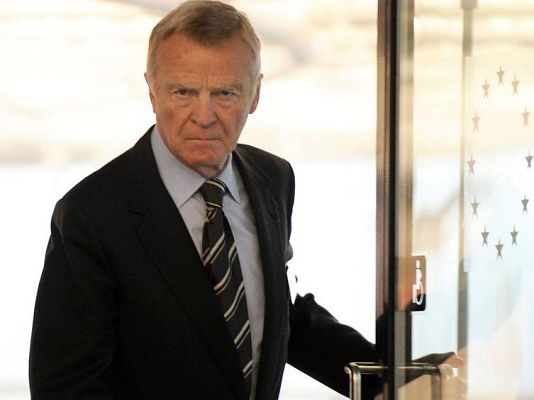 Telediario 1 - Grecia coloca 1.625 millones