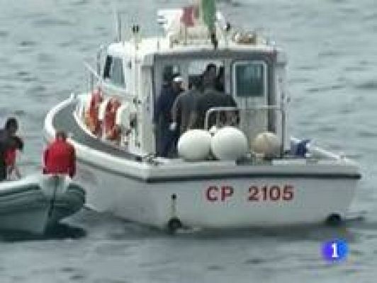 Telediario 1 - 750 mil personas abandonan Libia