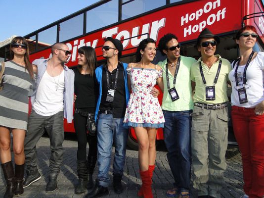  - Lucía se reúne con sus fans