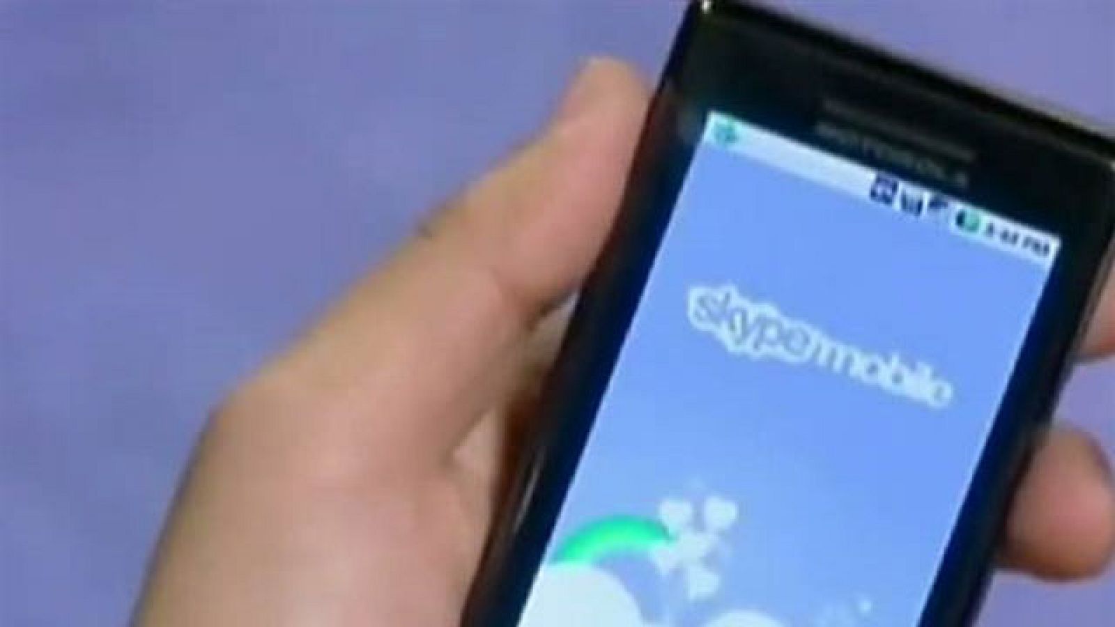 La compañía de Bill Gates, Microsoft, ha comprado el servicio de conversación a través de internet, Skype, por 5.925 millones de euros. Ambas compañías esperan llegar a millones de clientes a través de los teléfonos móviles 