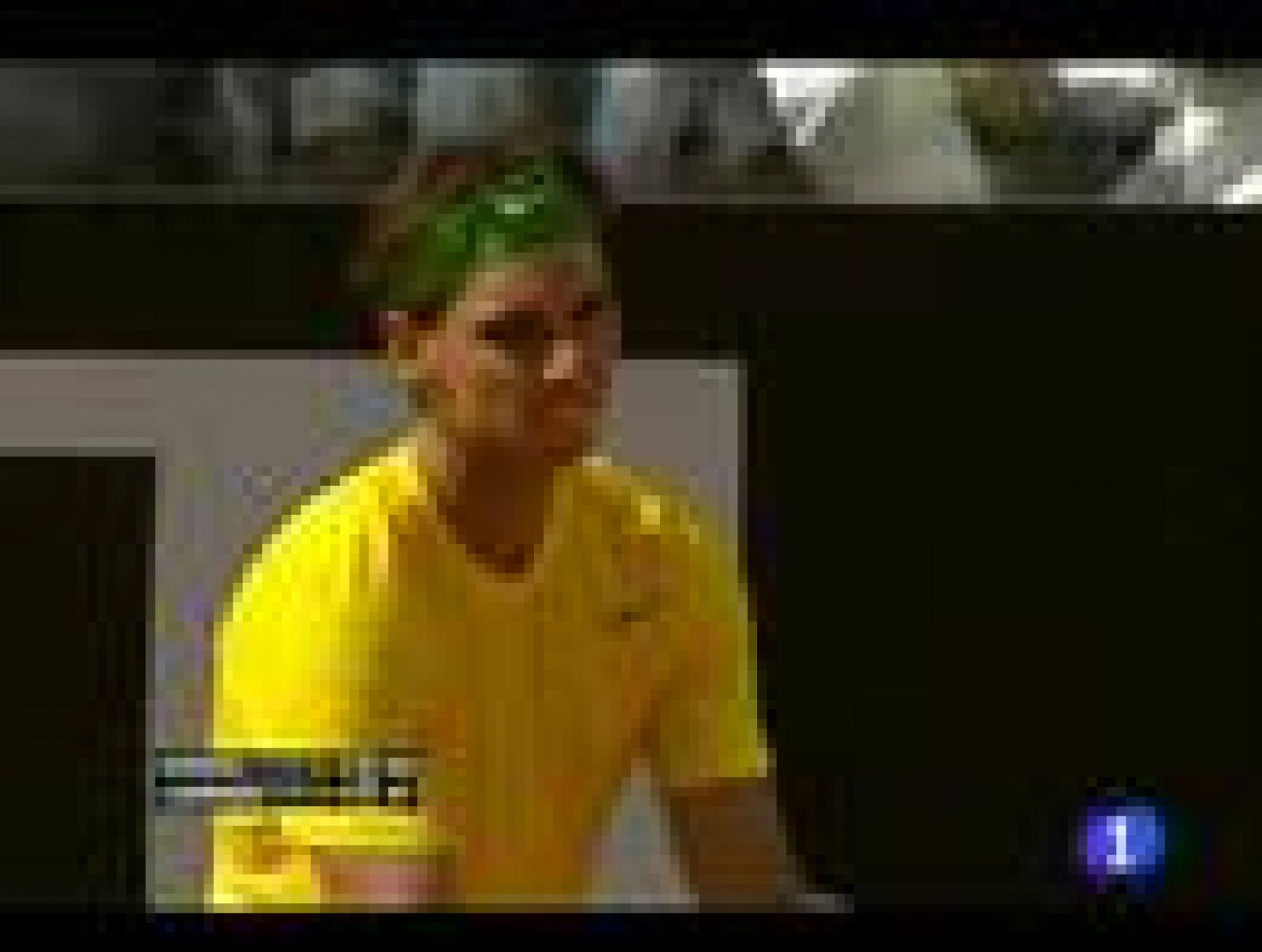 El número uno del mundo tuvo que remontar un primer set adverso a Lorenzi para sellar su pase a la siguiente ronda en su debut en el Masters de Roma.