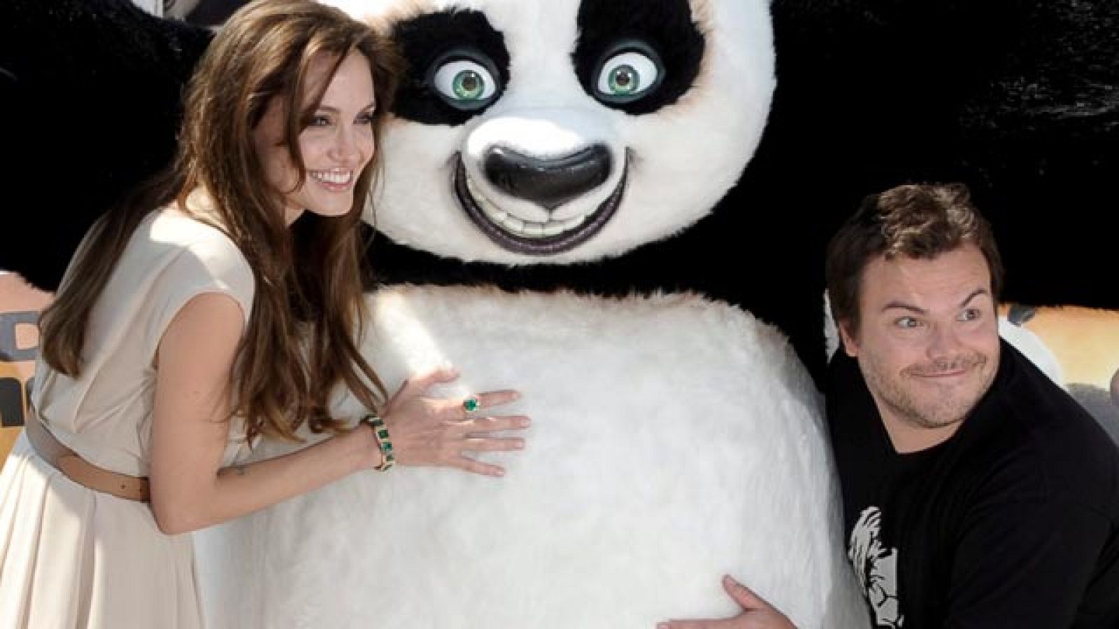 Angelina Jolie y Gus van Sant aterrizan en Cannes | Ver