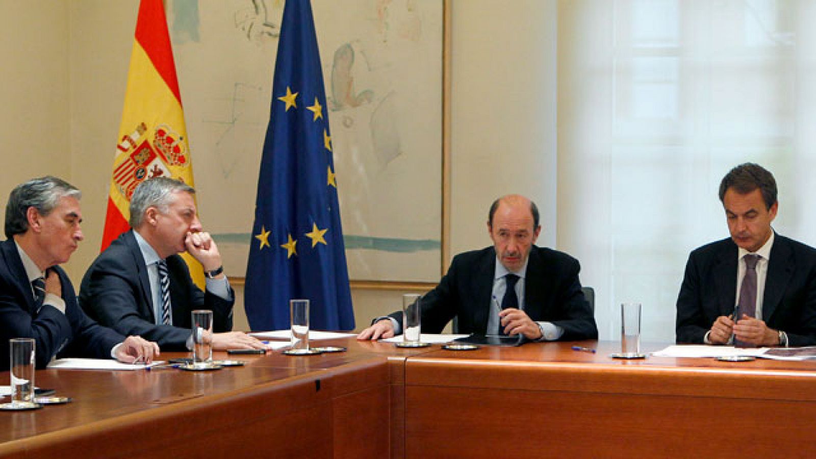 El Consejo de Ministros de este viernes, aprobará a través de un decreto ley, medidas para compensar a los ciudadanos que han perdido sus viviendas y a los comercios que han sufrido la pérdida de sus locales.