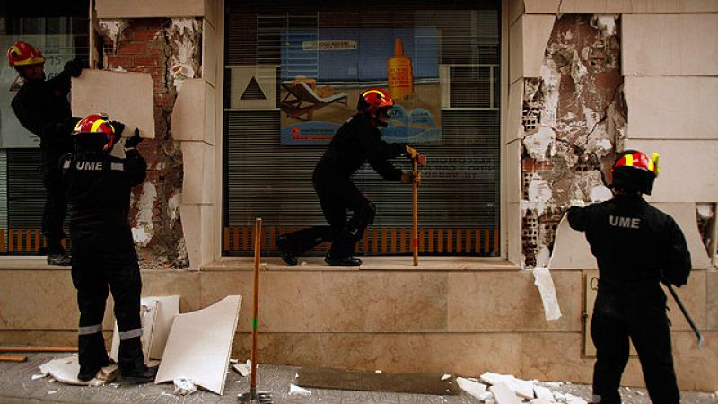 Un gran operativo atiende a las víctimas en Lorca