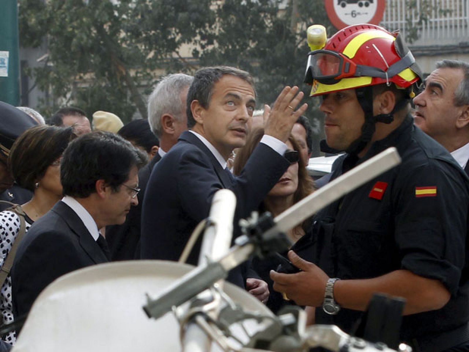 Zapatero: "Vamos a hacer que Lorca recupere la normalidad cuanto antes"