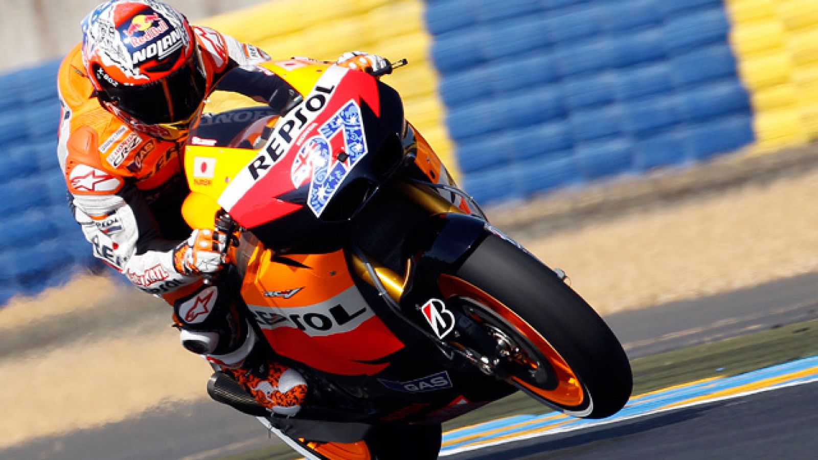 El australiano ha sido el mejor en la primera jornada de Le Mans. En Moto2 el mejor ha sido el alemán Bardl y Nico Terol hizo lo propio en 125cc.