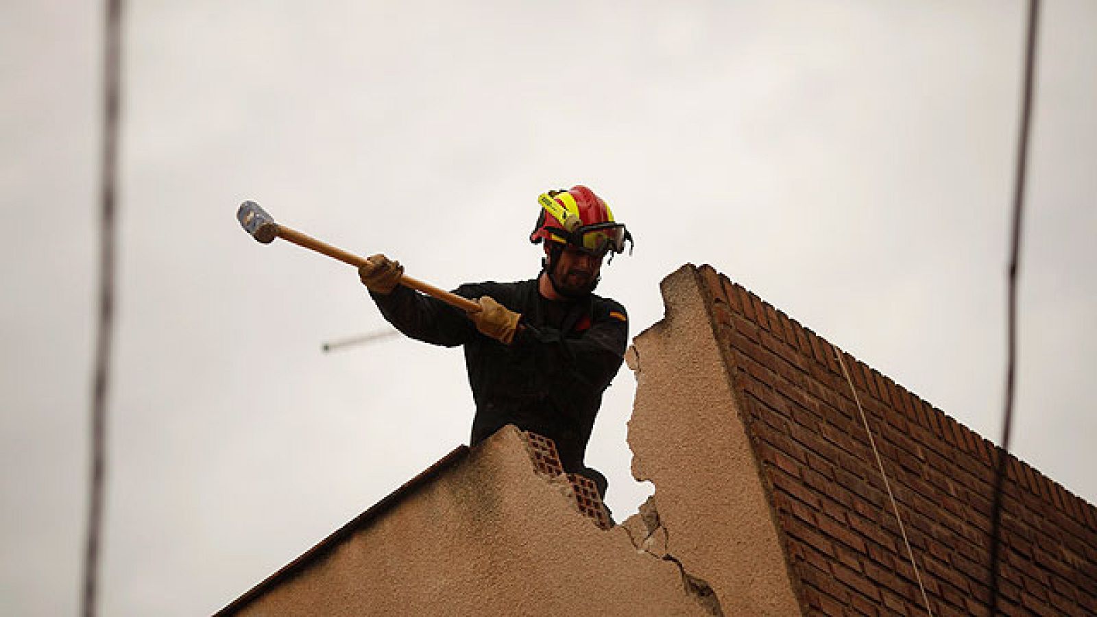 Agradecimiento a algunos de los rescatadores de Lorca
