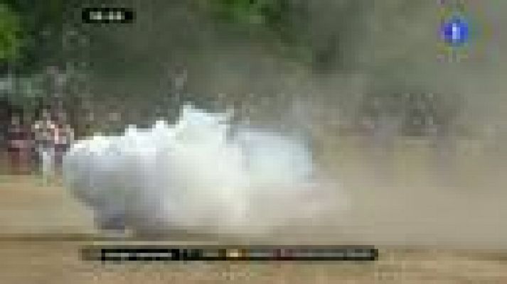  - Arde la moto de Lorenzo