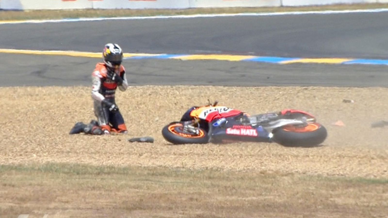 El manager de Dani Pedrosa, Alberto Puig, ha cargado contra el piloto italiano por la caída de su pupilo