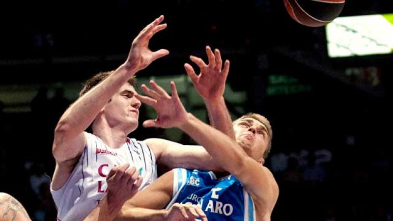 Los locales se vieron superados en el inicio por un Jimmy Baron muy efectivo. Sin embargo, con el paso de los minutos se impuso su juego interior y Barac destrozó a los donostiarras.