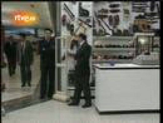 Humor en el Archivo de RTVE - Cruz y Raya - Tienda de zapatos