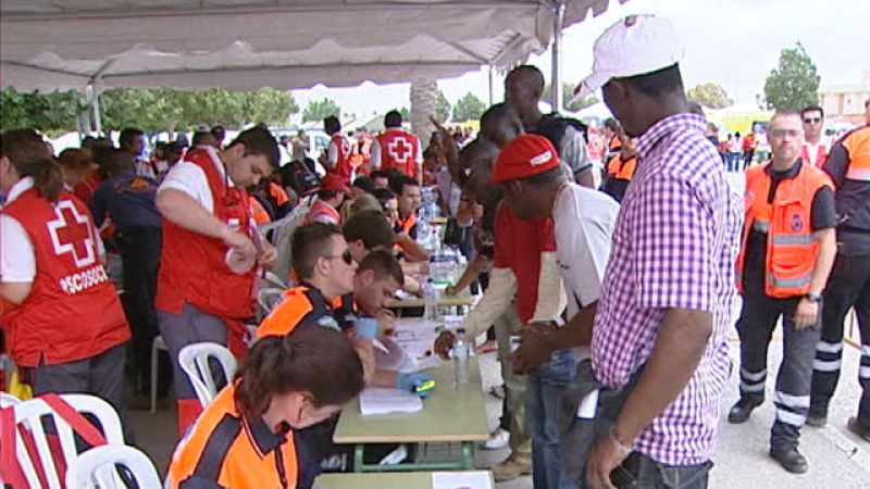 Más de tres mil personas siguen durmiendo en campamentos en Lorca 