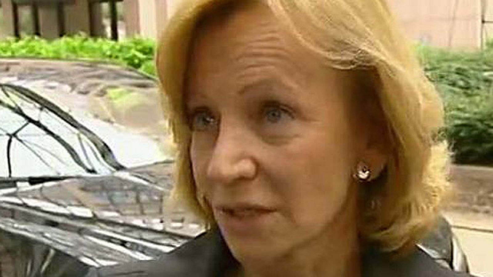 Salgado cree que es Strauss-Kahn quien debe decidir si sigue en el FMI | Ver