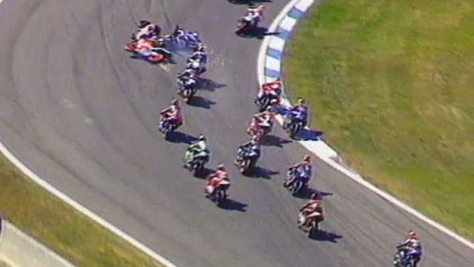 Criville se cae nada más comenzar (1998) | Ver