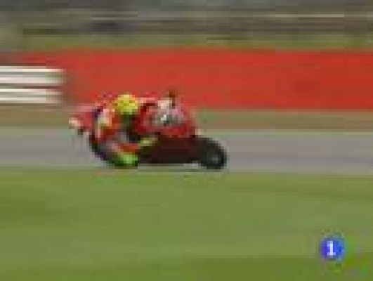 Rossi rueda en Silverstone