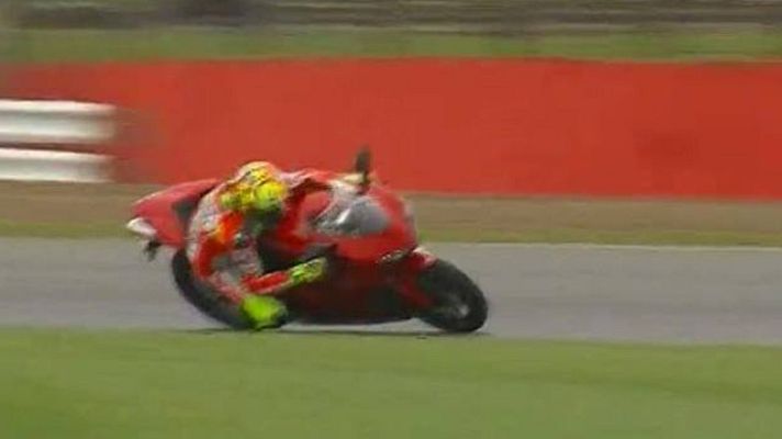  - Rossi rueda en Silverstone