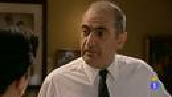 Amar en tiempos revueltos - Trino rompe el compromiso  de Chelo