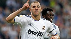 Benzema inaugura el marcador (0-1)