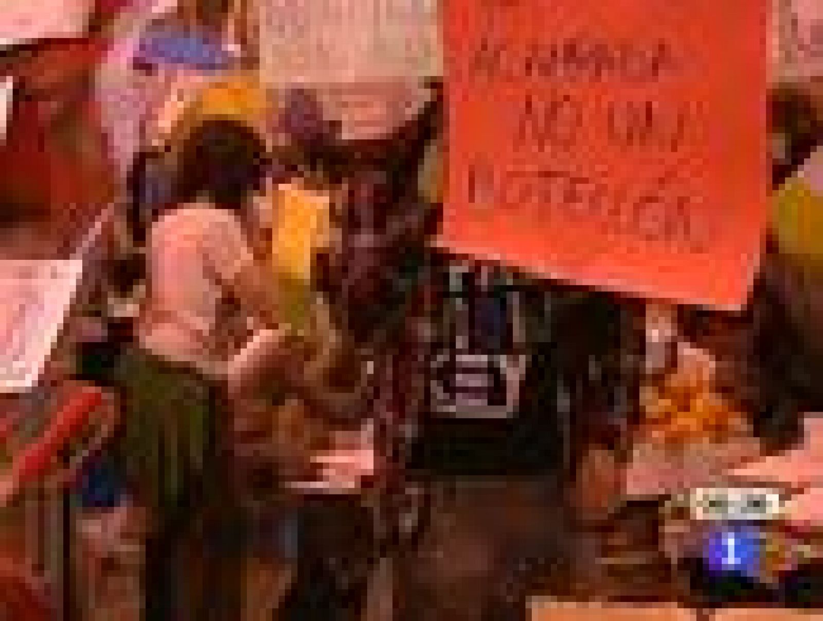 Desde que comenzaron las movilizaciones esta es la noche que más gente se ha reunido aquí a pesar de la decisión de la Junta Electoral Central.