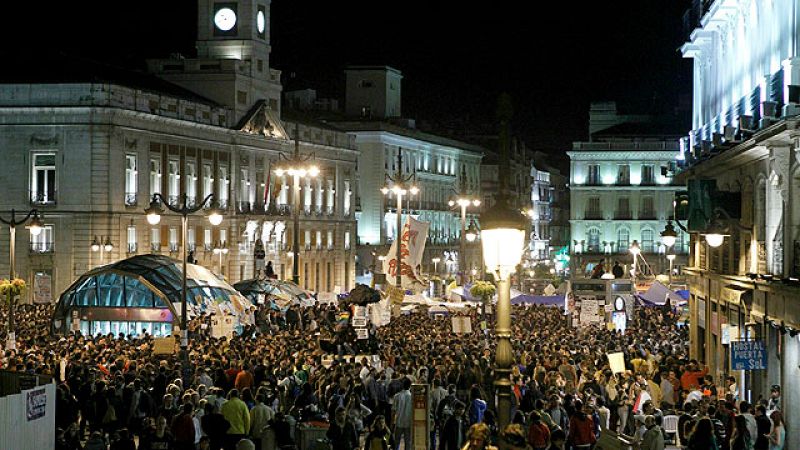  Desde que comenzaron las movilizaciones esta es la noche que más gente se ha reunido aquí a pesar de la decisión de la Junta Electoral Central. 