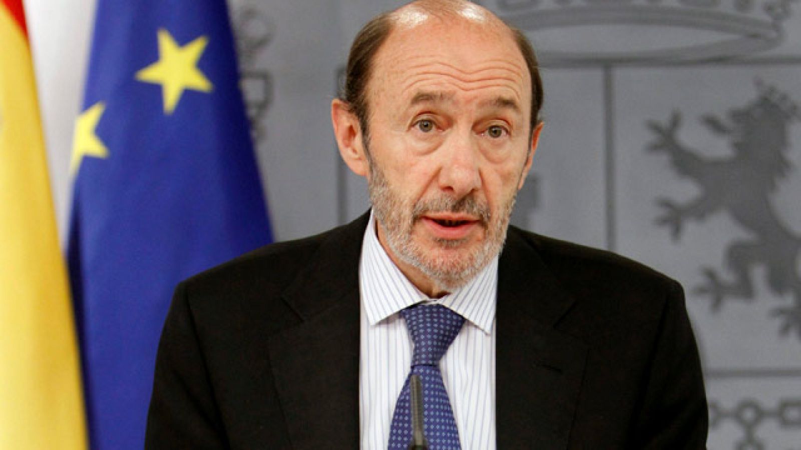 Rubalcaba no aclara si la Policía desalojará las acampadas del 15-M