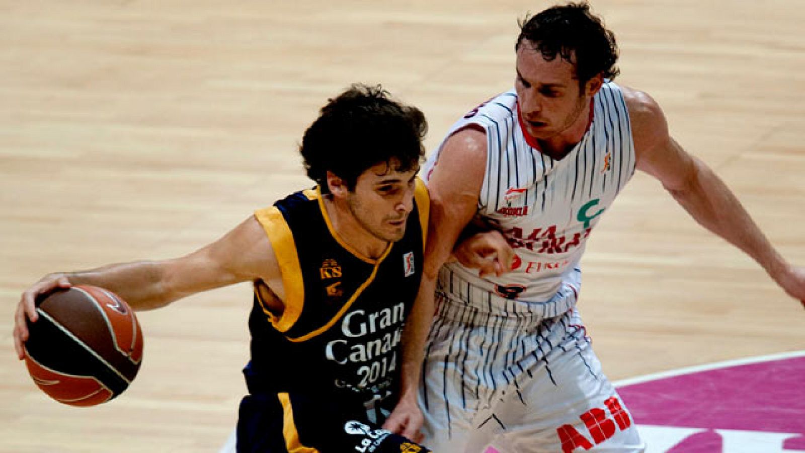 Caja Laboral 86 - 82 Gran Canaria