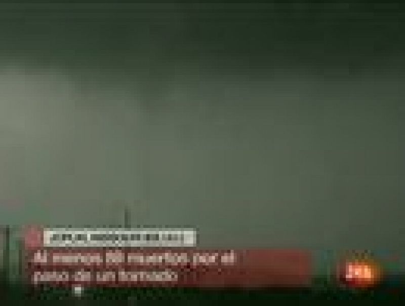  Al menos 89 personas han muerto como consecuencia del tornado que  arrasó este domingo la localidad de Joplin, en el estado de Missouri, en el centro-oeste de Estados Unidos, según el último balance  ofrecido este lunes por las autoridades locales. 