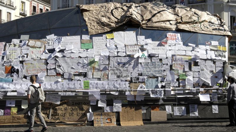 En la Puerta del Sol de Madrid se cumple la primera semana de la acampada del movimiento 15-M 