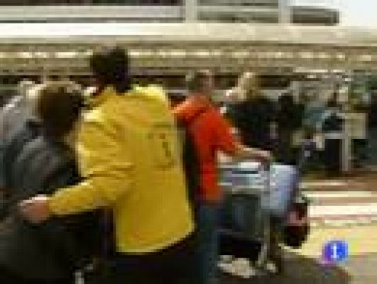 Telediario 1 - Europa cancela vuelos por el volcán