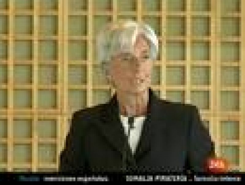 La ministra de Economía francesa, Christine Lagarde, ha presentado en París su candidatura para dirigir el FMI, apoyada por la mayoría de los países europeos.