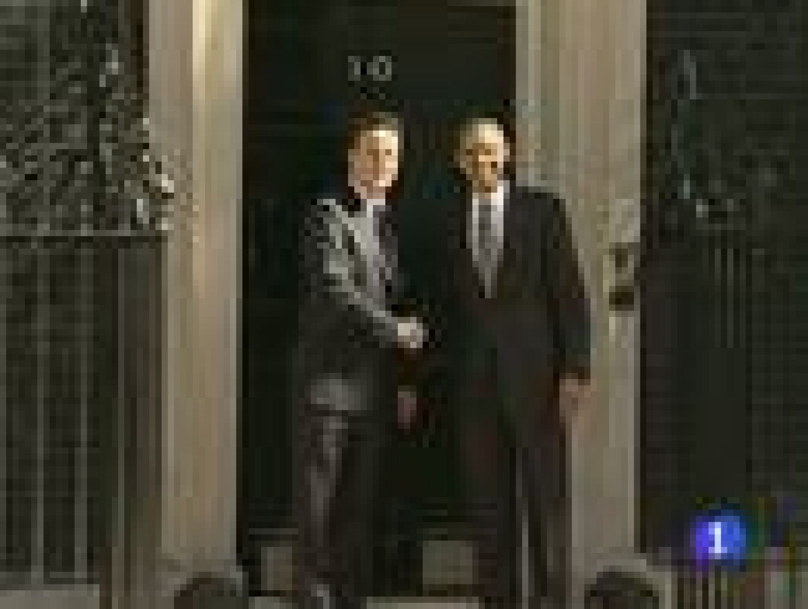 Telediario 1: Obama y Cameron se comprometen a reforzar la presión contra el régimen de Gadafi | RTVE Play
