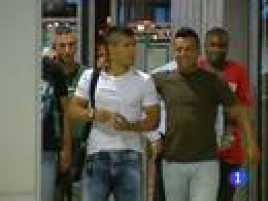 Telediario 1 - Ujfalusi ve a Agüero en el Madrid