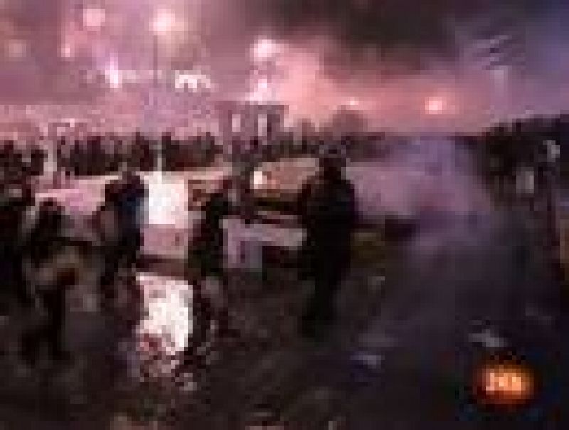 La policia georgiana detiene a decenas de opositores que han protestado contra el Gobierno - Informativo 24h | Ver