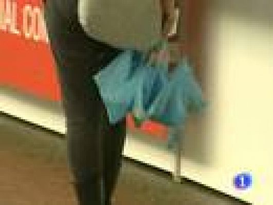 Telediario 1 - Feria del Libro pasada por agua