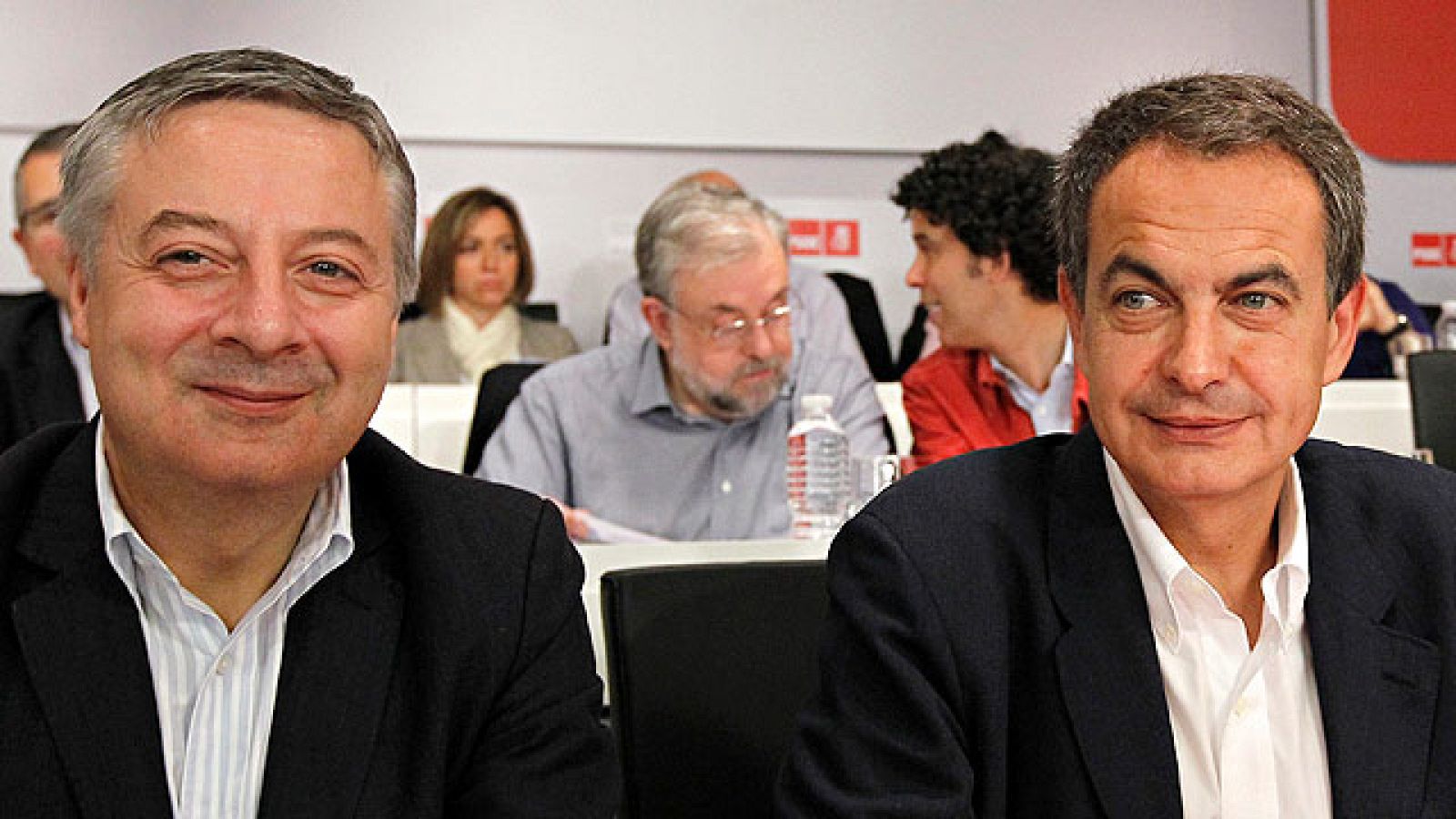 Comparecencia íntegra de Zapatero postulando a Rubalcaba como candidato | Ver