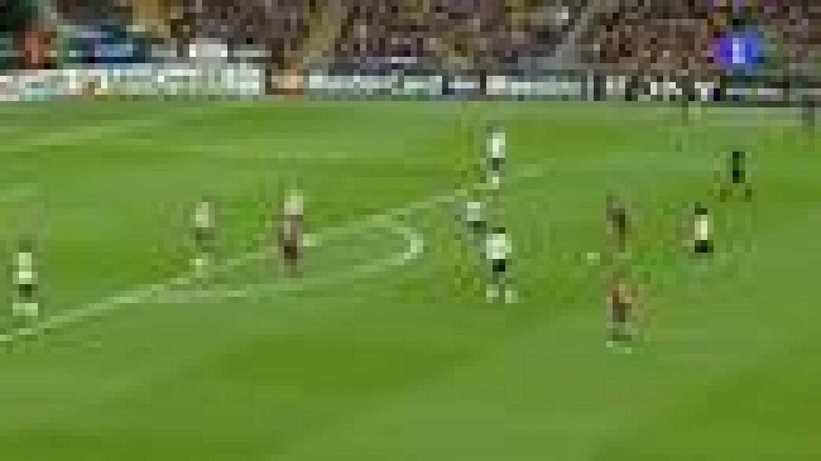 Sin programa: Messi sorprende a Van der Sar (2-1) | RTVE Play