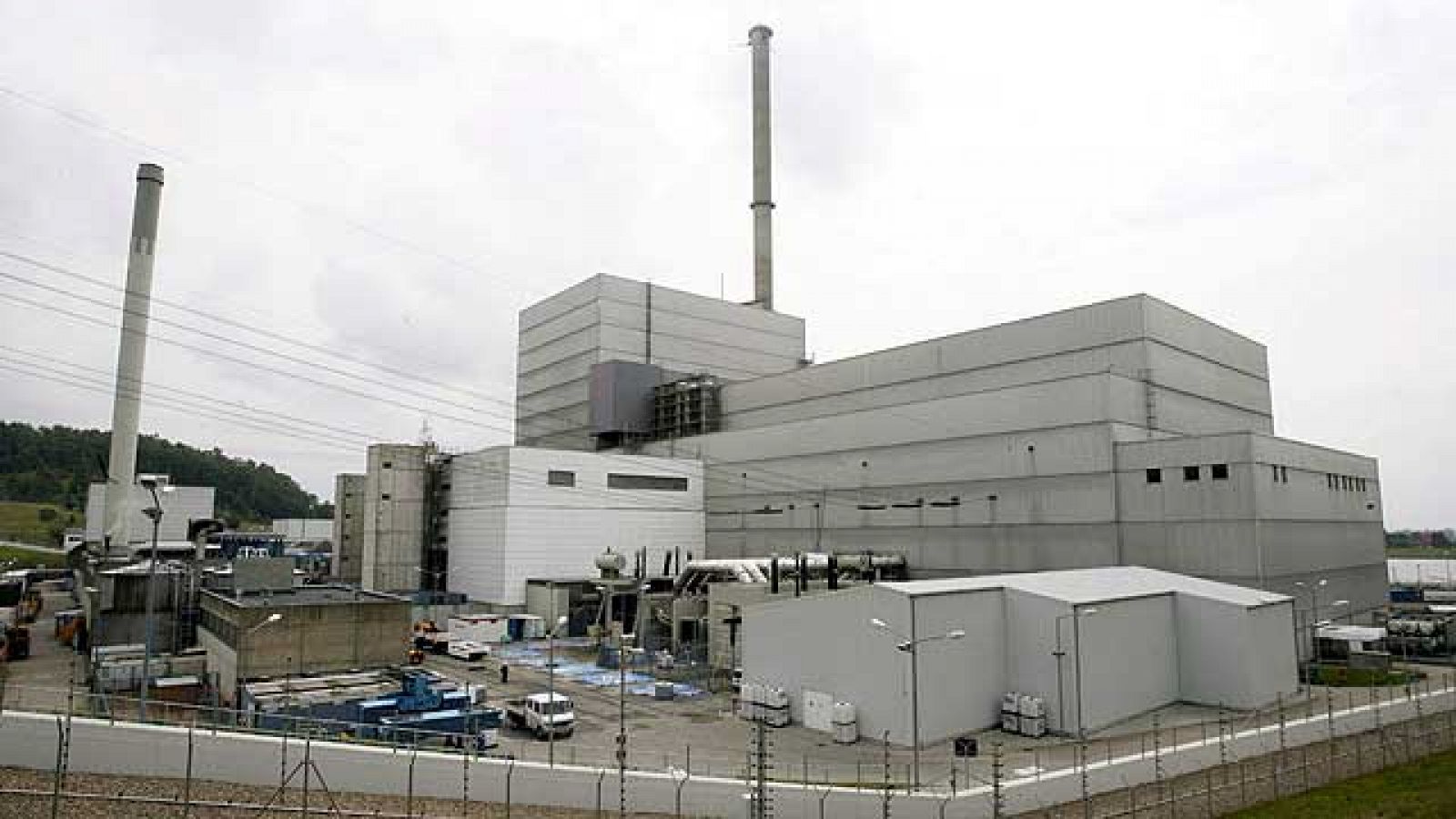 Alemania cerrará su último reactor nuclear en 2022 y se convertirá así en la primera gran potencia en abandonar a la energía atómica, según ha anunciado el ministro de Medio Ambiente, Norbert Röttgen,