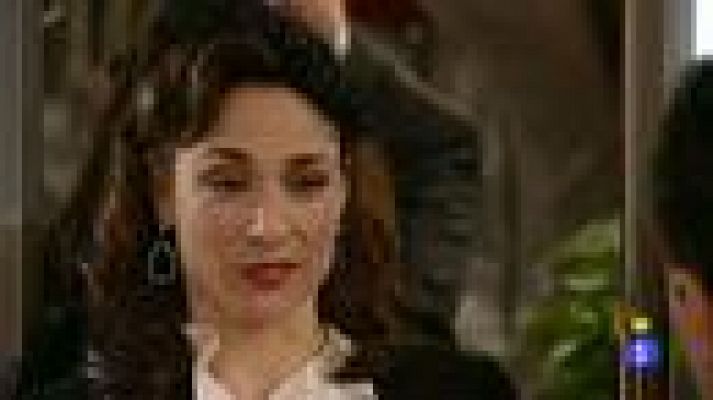 Amar en tiempos revueltos - Adelina sufre un ataque de celos