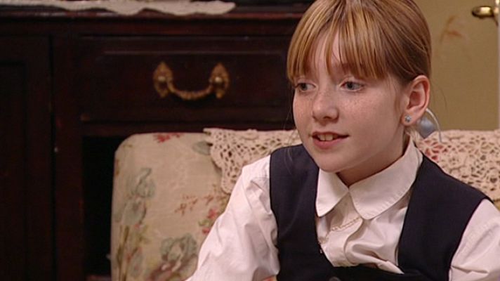 Amar en tiempos revueltos - Leonor ejerce de hermana mayor