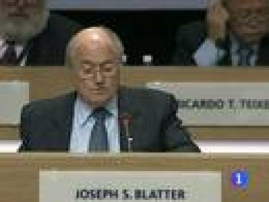 Telediario 1 - Blatter seguirá al mando de la FIFA
