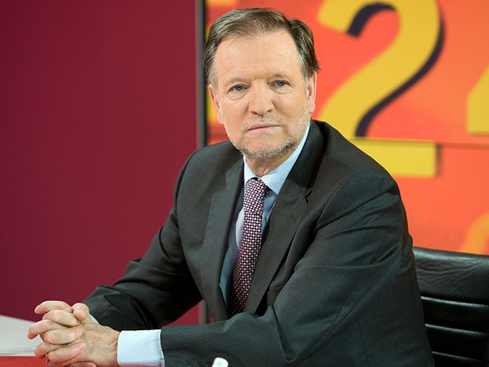 Rubalcaba es un candidato "muy fuerte" y quiere proximidad con la gente - La tarde en 24h | Ver