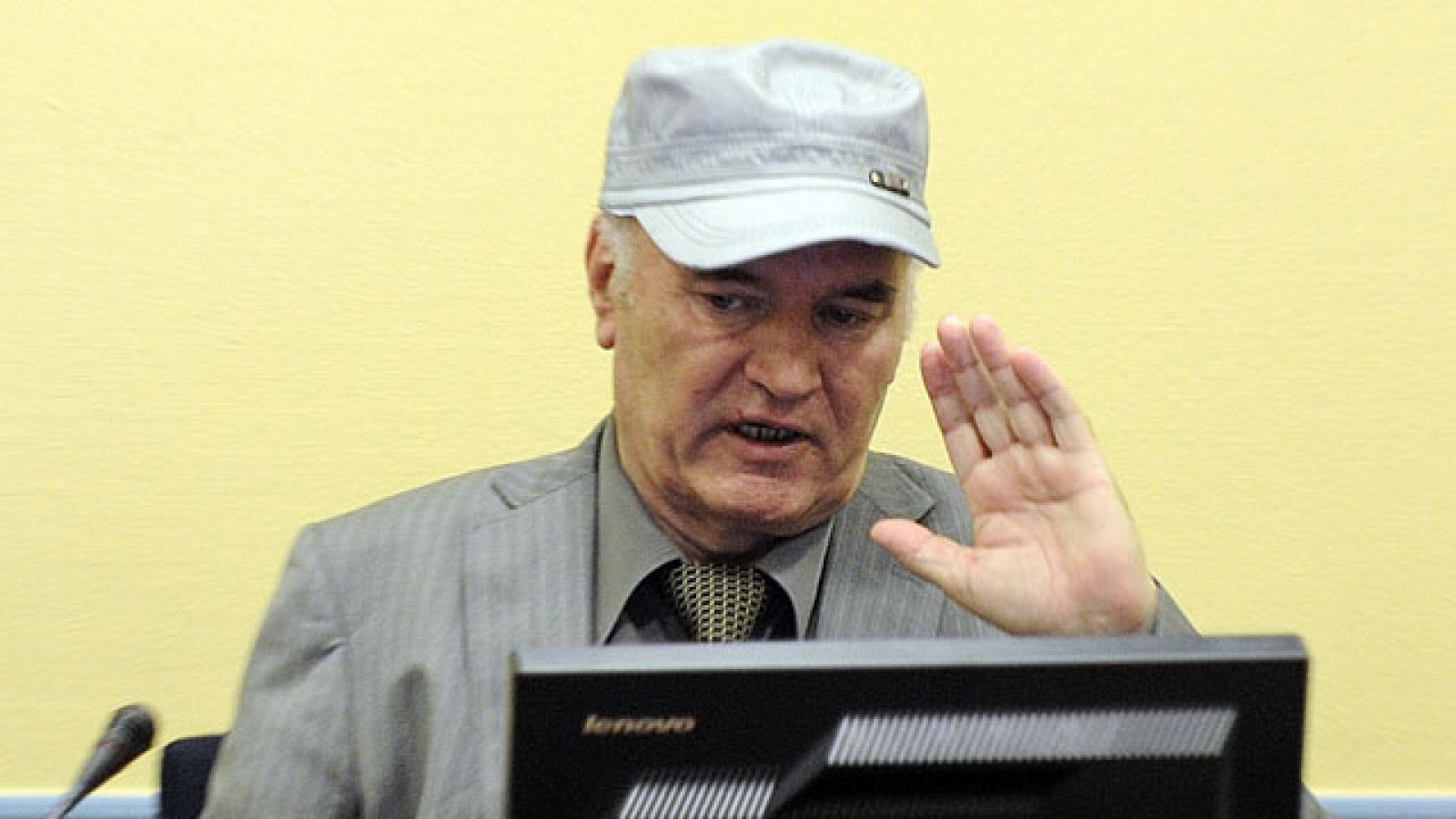 Ratko Mladic comparece en La Haya: "Soy un hombre gravemente enfermo"